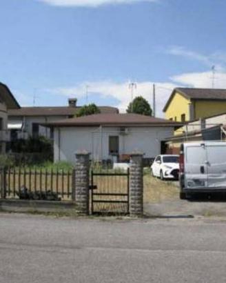 Immobile in asta di 110 m² con 2 locali e box auto