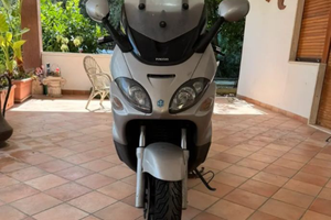 Piaggio X9 500