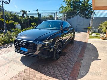 AUDI Q8 FULL