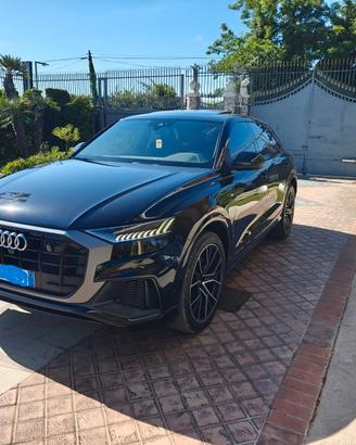 AUDI Q8 FULL