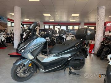Honda Forza 350 Deluxe