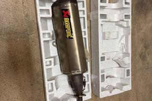 Akrapovic x Forza 125