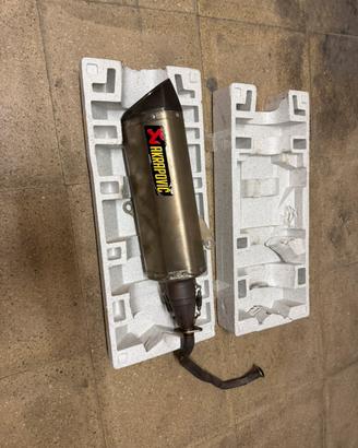 Akrapovic x Forza 125