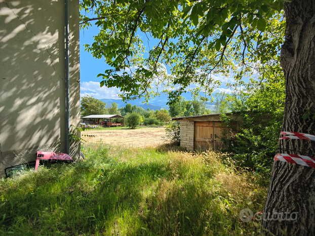 Casale in campagna vicino L'Aquila