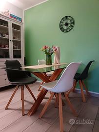 Tavolo in legno massello vetro temperato+4 sedie 