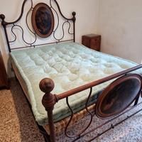 letto in ferro battuto antico