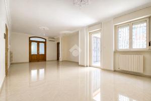 4 LOCALI A MANFREDONIA