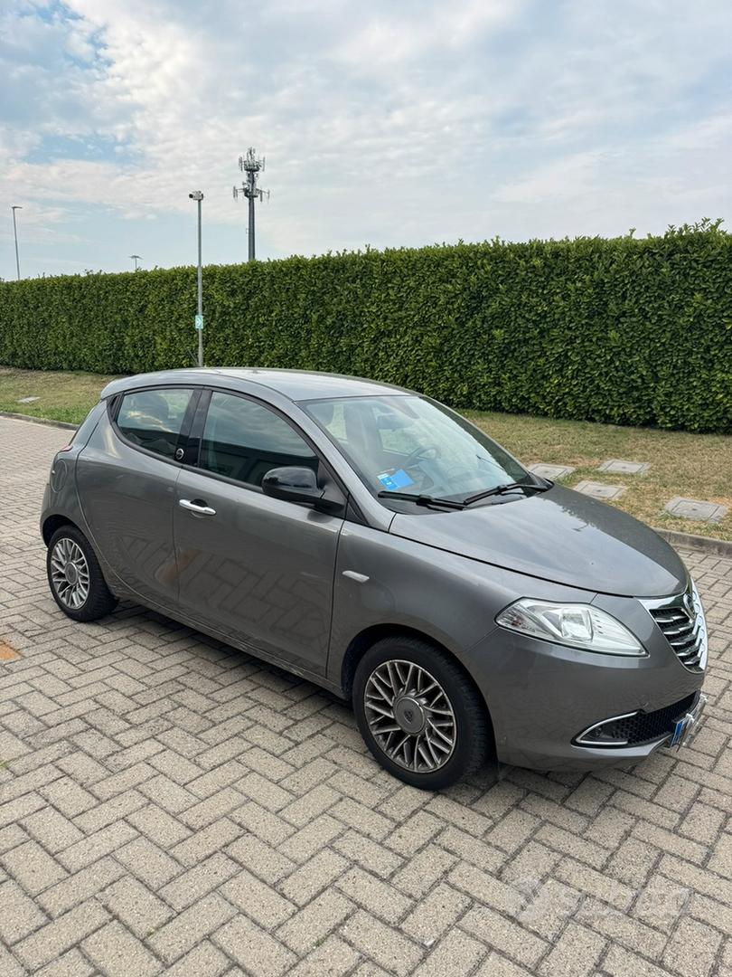 Lancia Ypsilon 2012 photo 3
