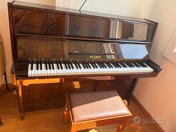 pianoforte petrof a muro con sgabello