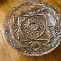 Splendido posacenere elegante nuovo in cristallo