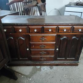 composizione tavolo, sedie e credenze 