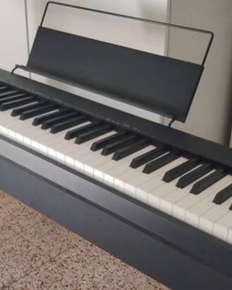 Pianoforte elettrico CASIO con standard e pedale
