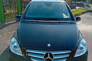 unico proprietario con soli 141mila km certificati