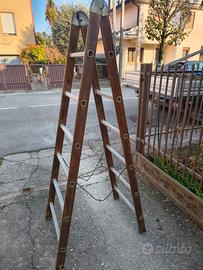 scala in legno con gradini in alluminio 