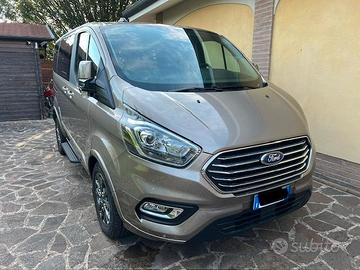 FORD TOURNEO CUSTOM 8 posti