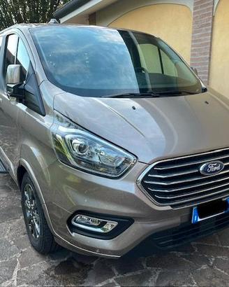 FORD TOURNEO CUSTOM 8 posti