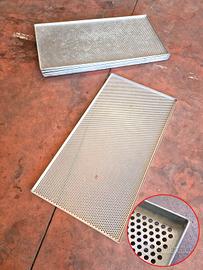 5 teglie forate 87X46cm