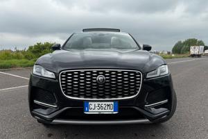 Jagua F pace  2.0d i4 mhev R-Dynamic SE awd 204cv