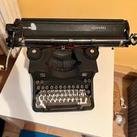 Macchina da scrivere olivetti M40 