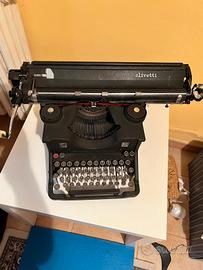Macchina da scrivere olivetti M40 