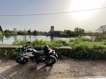 Ducati hypermotard 796