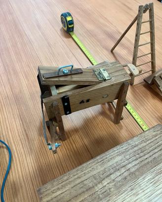 Ad appassionati  miniature in legno di un tempo