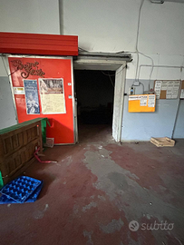 Locale commerciale e deposito ad Aci Catena