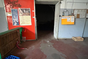 Locale commerciale e deposito ad Aci Catena