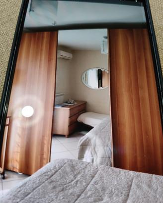 Armadio camera da letto e divano 