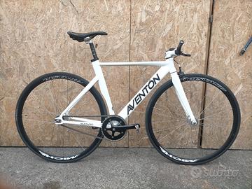 Aventon Mataro scatto fisso