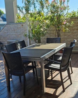 Set tavolo e sedie da giardino 