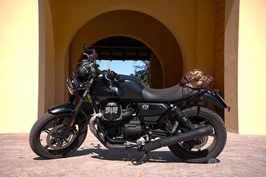 Moto Guzzi v7 850 VI serie dell'ottobre 2022