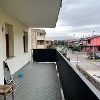 Spazioso Trilocale con Terrazza e Box Auto a Casti