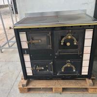 Spolert termocucina in piastrelle ceramica