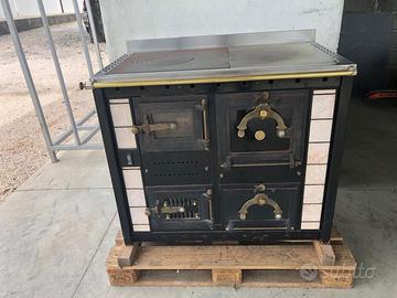 Spolert termocucina in piastrelle ceramica