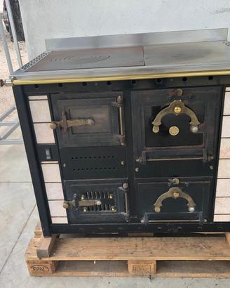 Spolert termocucina in piastrelle ceramica