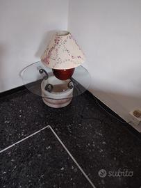 tavolino  cristallo con lampada 