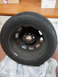 4 cerchioni in ferro con gomme invernali