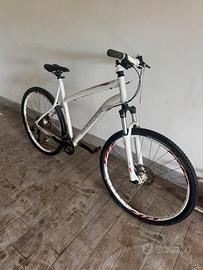 Bici B’Twin Rockrider 5.2