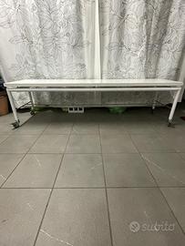 Carrello con ruote