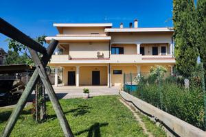 304 bis Poszione di villa Collecorvino