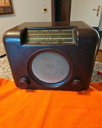 Radio d'epoca in bachelite" Bush Radio"