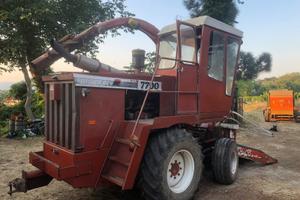 Falcia trincia caricatrice mais hesston 7700