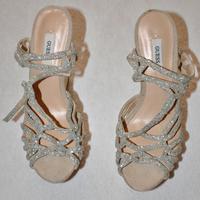 Sandali GUESS N.36, alcantara con glitter, beige.