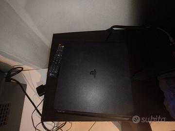 PS4 usata LEGGERA DESCRIZIONE 