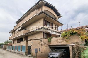 Elegante porzione di bifamiliare indipendente con