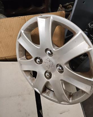 pneumatici invernali e copricerchi Peugeot 