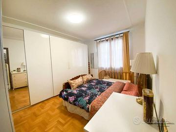 Ampio appartamento in centro con doppi servizi