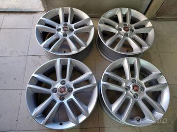Cerchi in lega da 17 pollici per Fiat grande punto