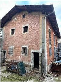 Immobile in asta di 304 m² con più di 5 locali a C